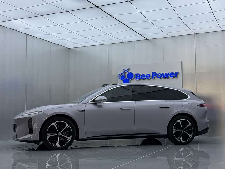 Фото 4 - Nio ET5T