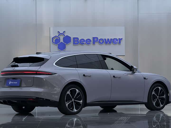 Фото 6 - Nio ET5T