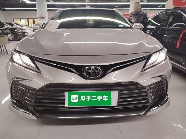 Фото 3 - Toyota Camry