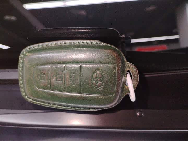 Фото 9 - Toyota Camry