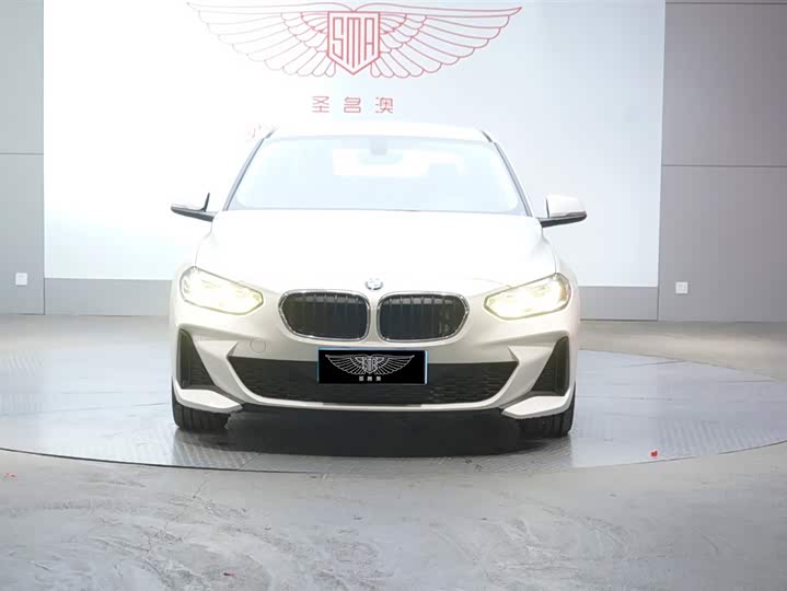 Фото 3 - BMW 1 Series