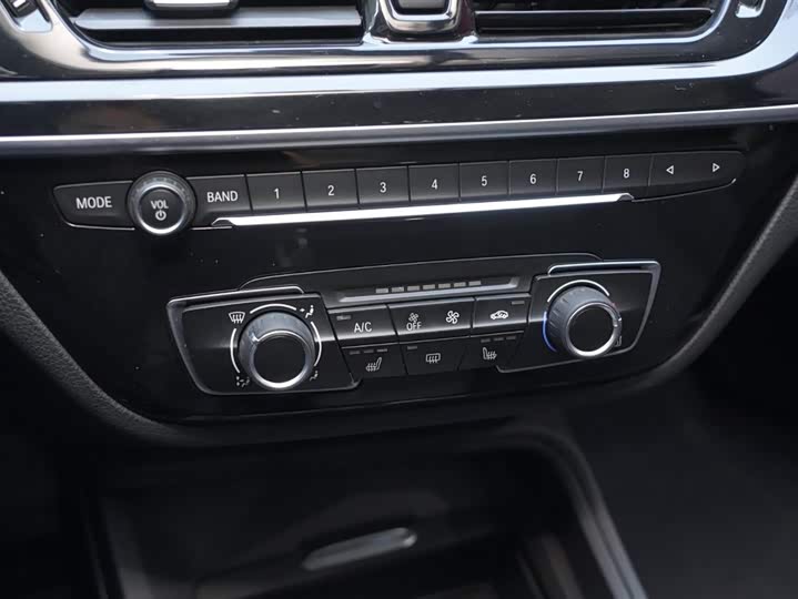 Фото 8 - BMW 1 Series