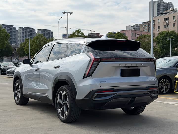 Фото 4 - Geely Atlas L