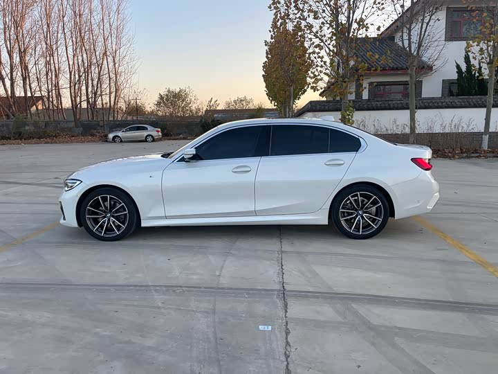 Фото 10 - BMW 3 Series