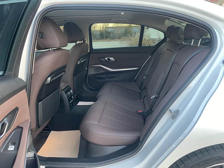 Фото 11 - BMW 3 Series