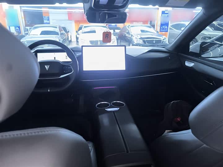 Фото 10 - Changan Deepal SL03