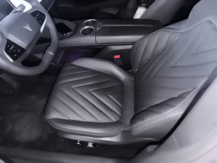 Фото 15 - Changan Deepal SL03