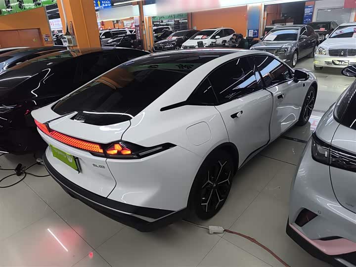 Фото 7 - Changan Deepal SL03