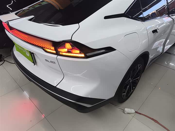 Фото 8 - Changan Deepal SL03