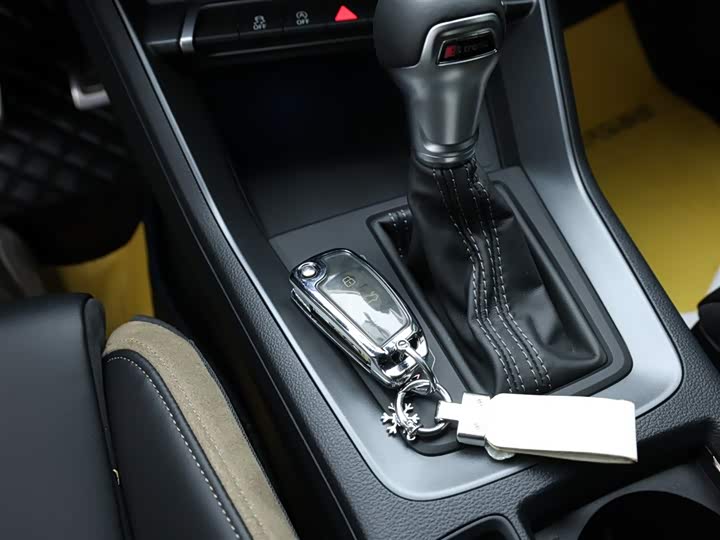 Фото 12 - Audi Q3