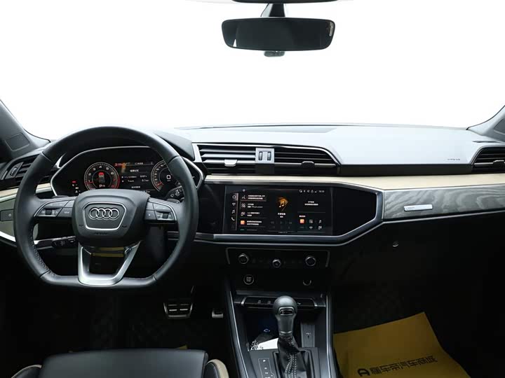 Фото 15 - Audi Q3