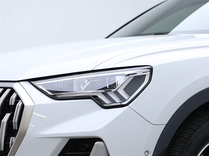 Фото 18 - Audi Q3