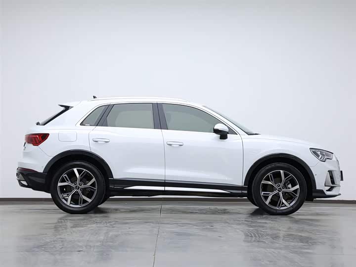 Фото 6 - Audi Q3