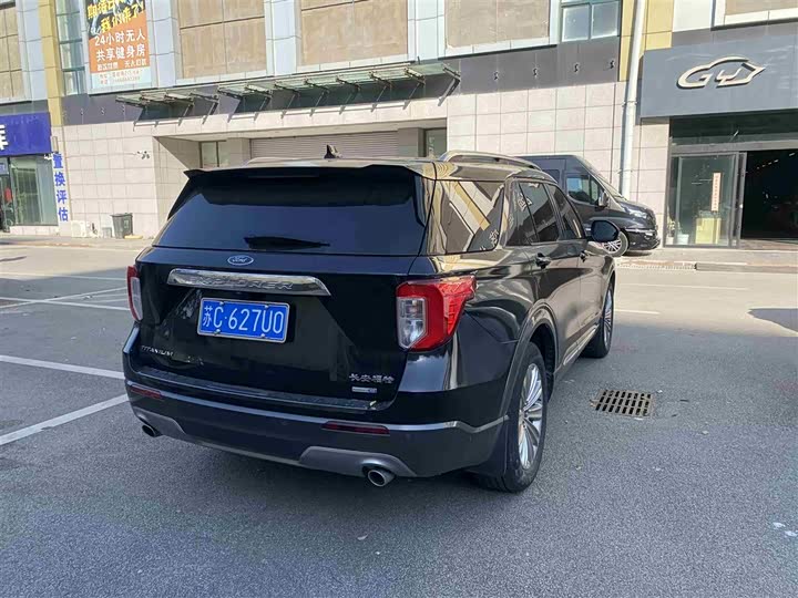 Фото 4 - Ford Explorer