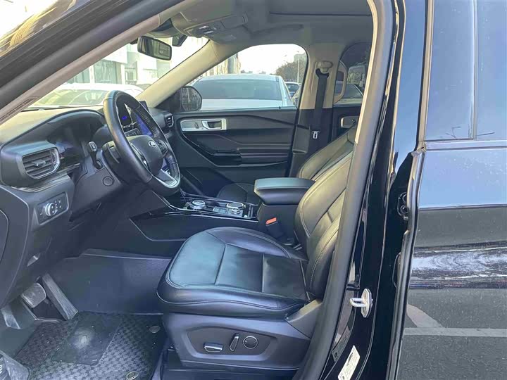 Фото 7 - Ford Explorer