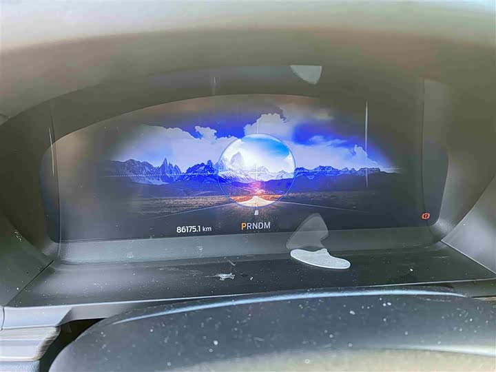 Фото 9 - Ford Explorer