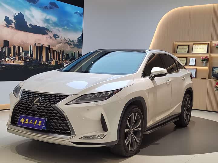 Фото 1 - Lexus RX