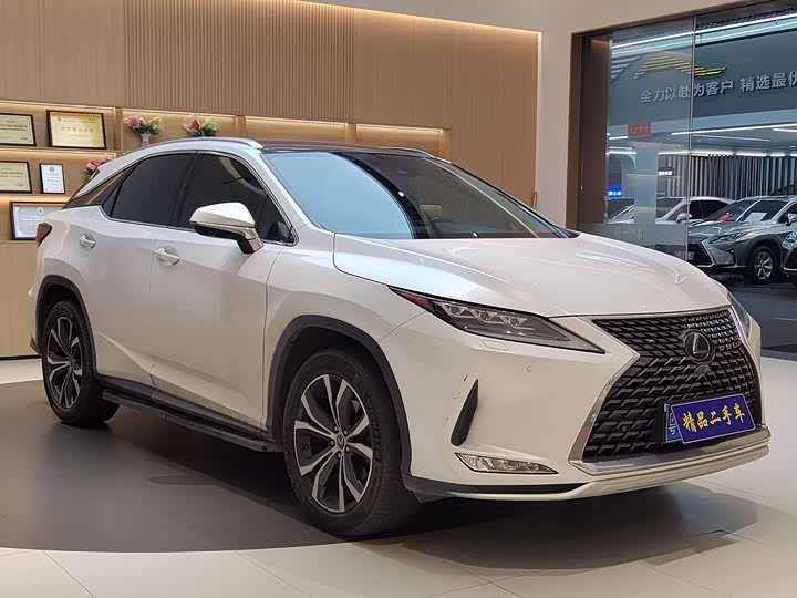 Фото 3 - Lexus RX