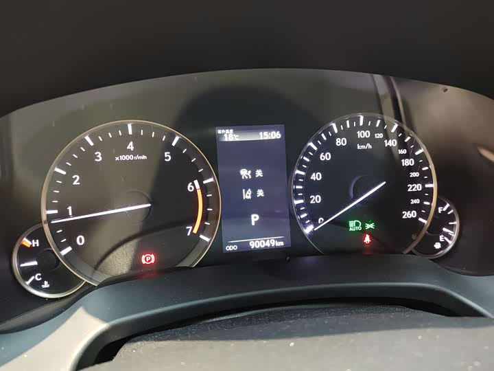 Фото 9 - Lexus RX