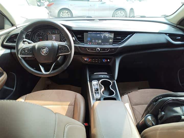 Фото 10 - Buick Regal