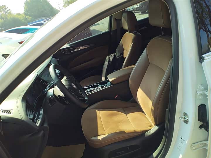 Фото 15 - Buick Regal