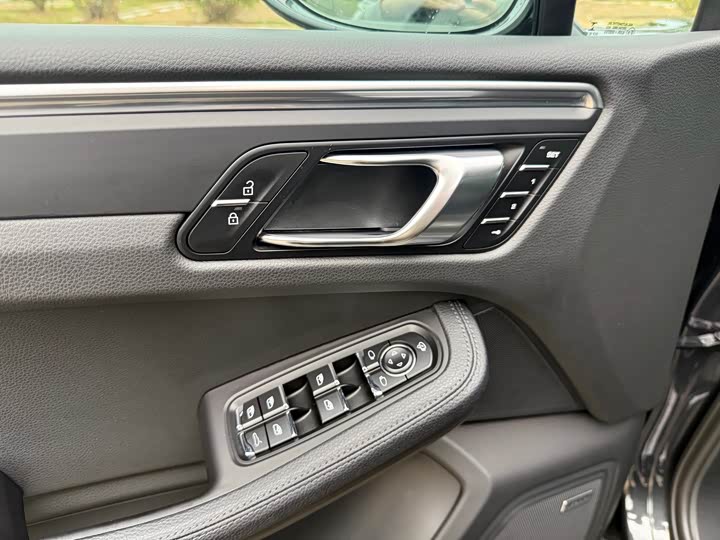 Фото 15 - Porsche Macan