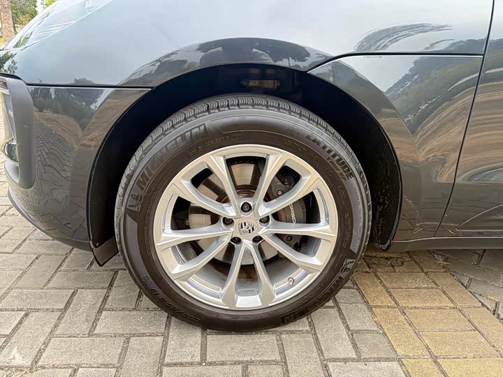 Фото 17 - Porsche Macan