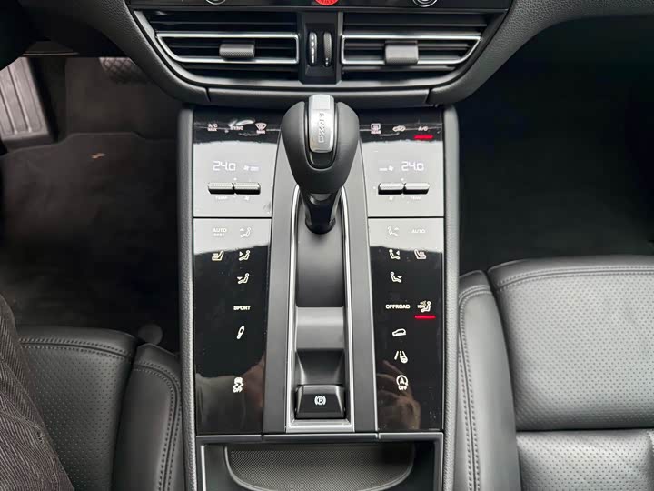 Фото 8 - Porsche Macan