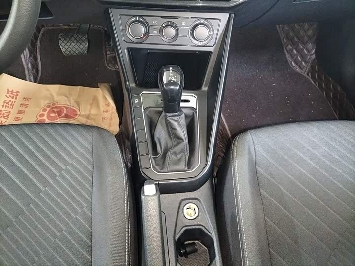 Фото 14 - Volkswagen Lavida