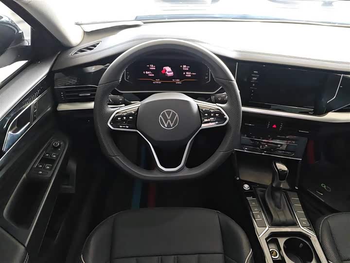 Фото 11 - Volkswagen Passat