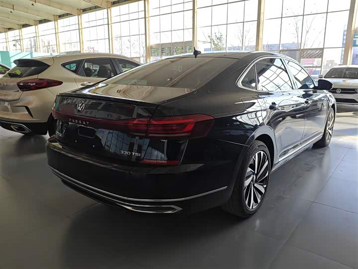 Фото 7 - Volkswagen Passat