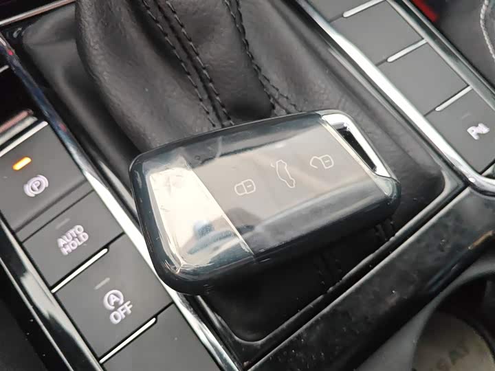 Фото 9 - Volkswagen Passat