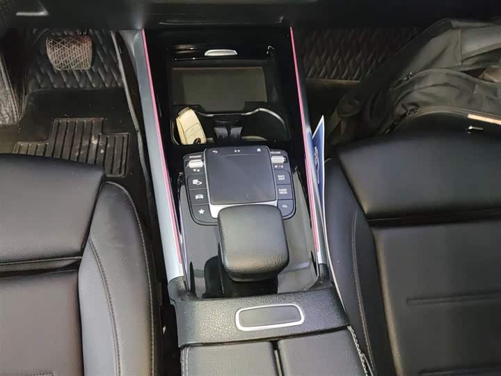 Фото 14 - Mercedes-Benz GLA-Class