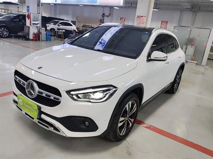 Фото 2 - Mercedes-Benz GLA-Class