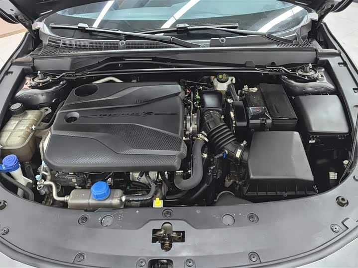 Фото 10 - Changan UNI-V