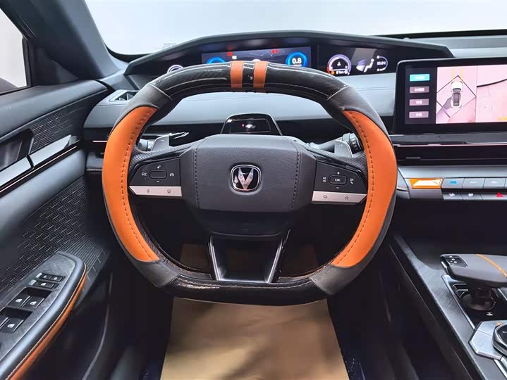 Фото 15 - Changan UNI-V