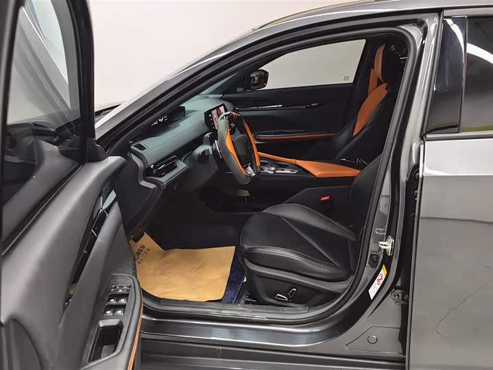 Фото 9 - Changan UNI-V