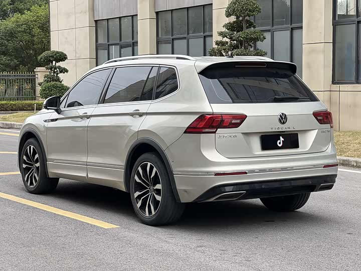 Фото 7 - Volkswagen Tiguan L Pro