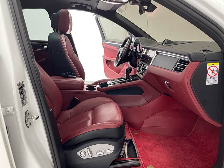 Фото 13 - Porsche Macan