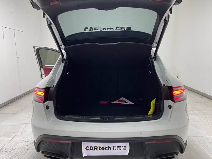 Фото 15 - Porsche Macan