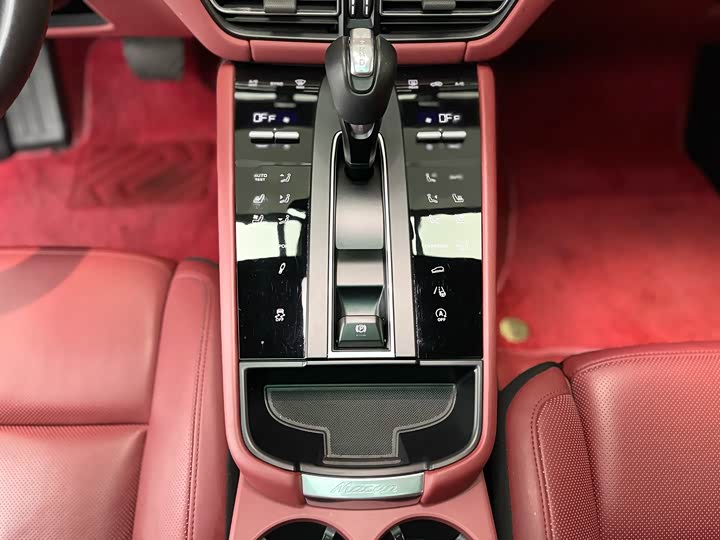 Фото 24 - Porsche Macan