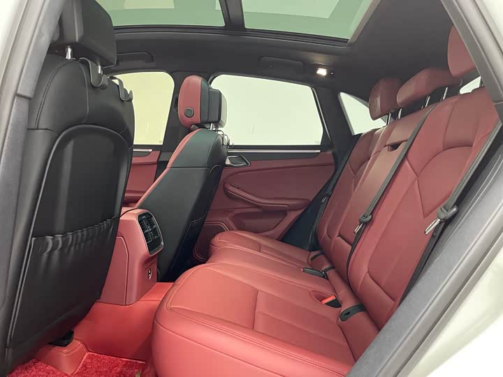 Фото 26 - Porsche Macan