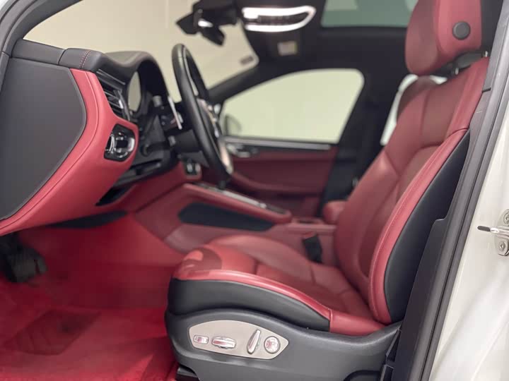 Фото 30 - Porsche Macan