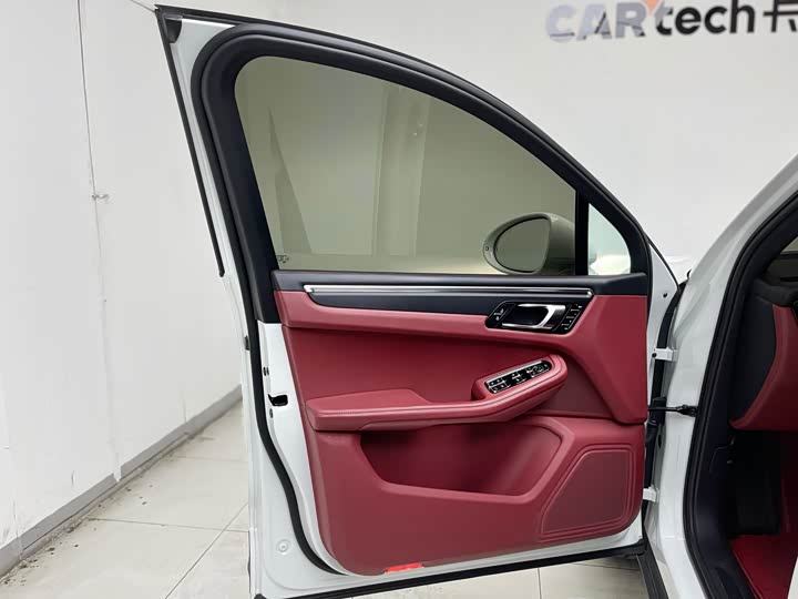 Фото 31 - Porsche Macan