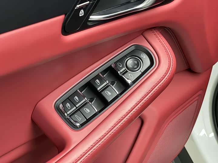 Фото 32 - Porsche Macan