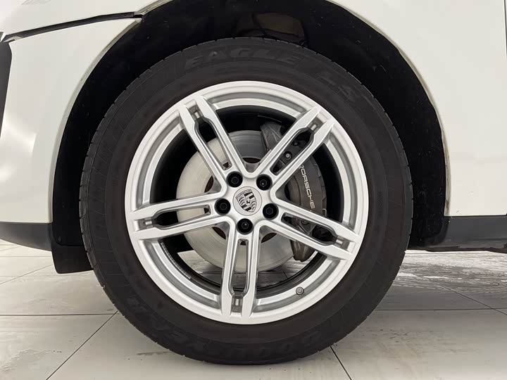 Фото 33 - Porsche Macan