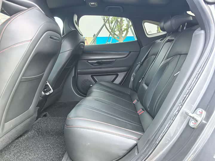 Фото 11 - XPeng P7