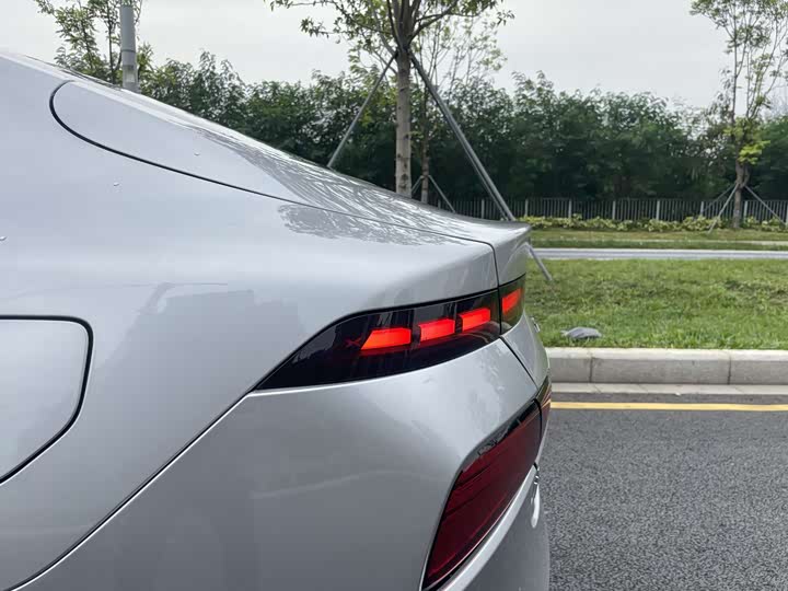 Фото 14 - XPeng P7