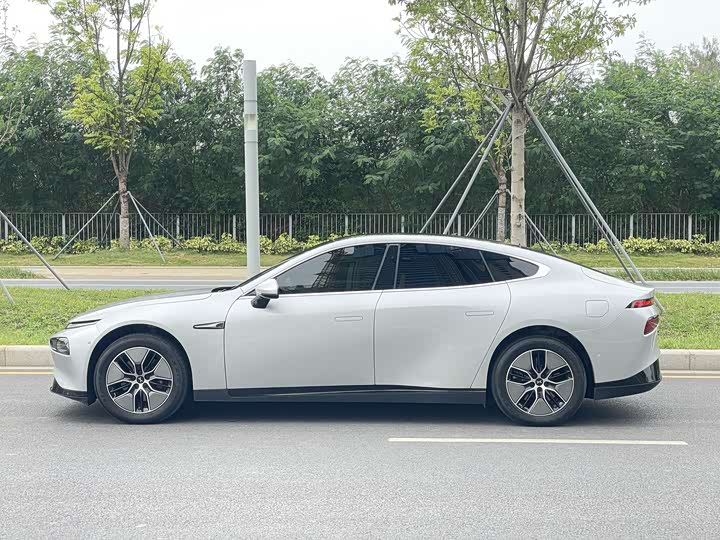 Фото 19 - XPeng P7