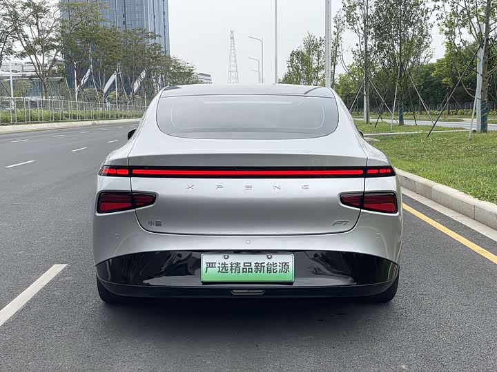 Фото 28 - XPeng P7